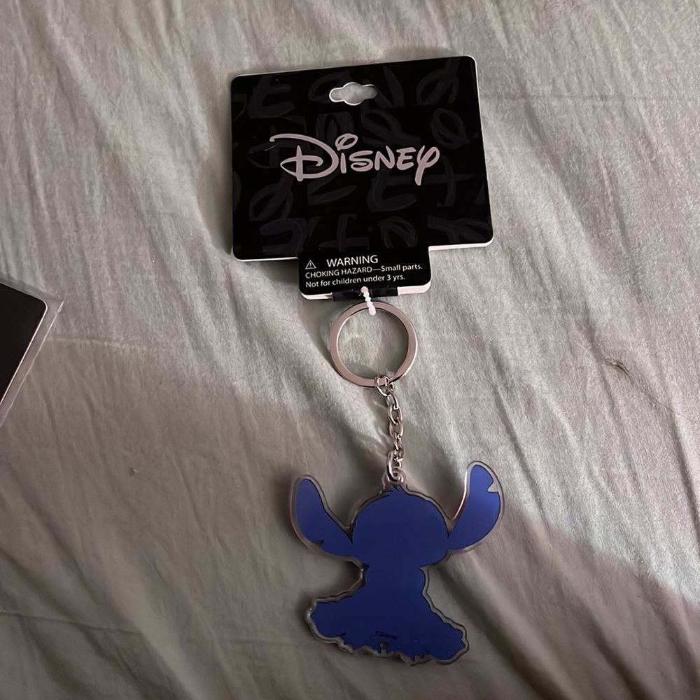 Plastic Stitch key chain - Picture 2 of 2